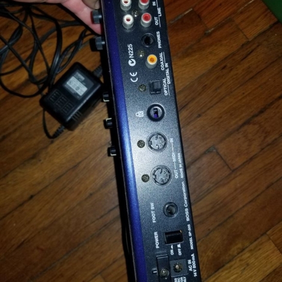 ROLAND BOSS SP505 SAMPLING WORK STAION  SOLD AS IS - Picture 4 of 6